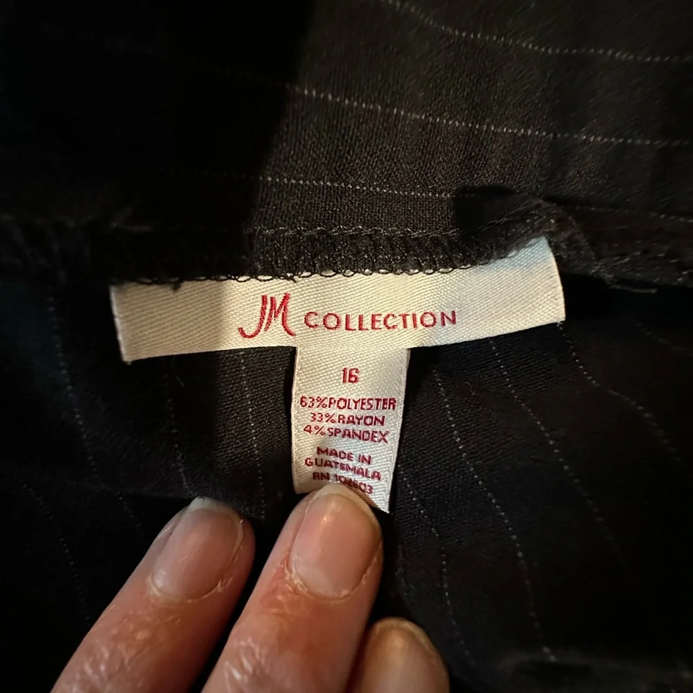 JM Collection Women's Pinstriped Slacks - Size 16 - Picture 6 of 10